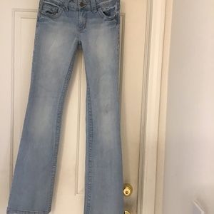 Delia’s Bailey Light Wash  Juniors  Jeans - Size 5/6 Long